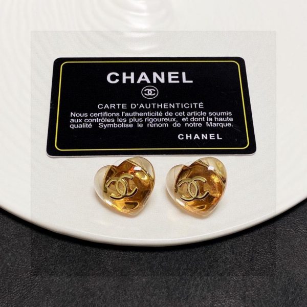 Orecchini Chanel con lettera doppia C