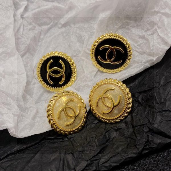 orecchini doppia C di mezza età Chanel