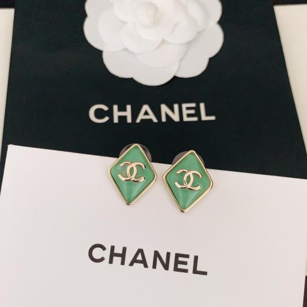 Orecchini Chanel con diamanti verdi