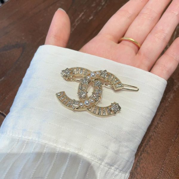 replica,repliche,fake,1:1,earrings,bracelet,ring,jewelry I fermagli per capelli Chanel più venduti