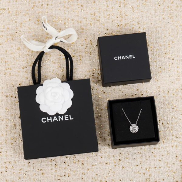 Collana Chanel CAMELIA con camelie