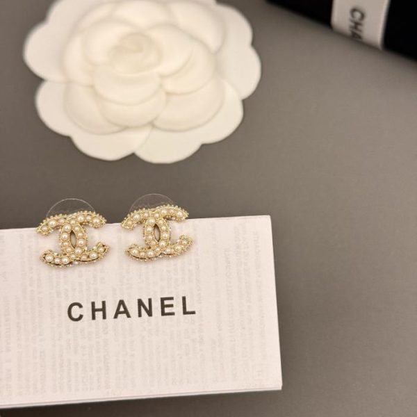 Orecchini con perline Chanel doppia dimensione C