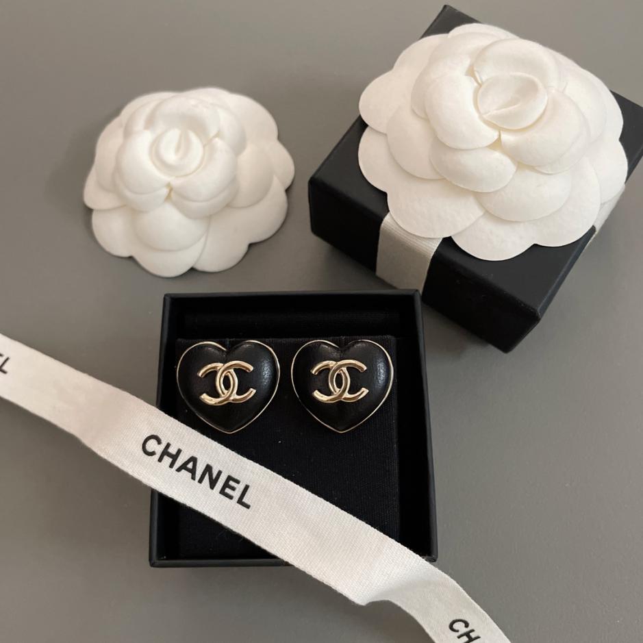 replica,repliche,fake,1:1,earrings,bracelet,ring,jewelry Piccoli orecchini Love in pelle di pecora Chanel replica,repliche,fake,1:1,earrings,bracelet,ring,jewelry Piccoli orecchini Love in pelle di pecora Chanel
