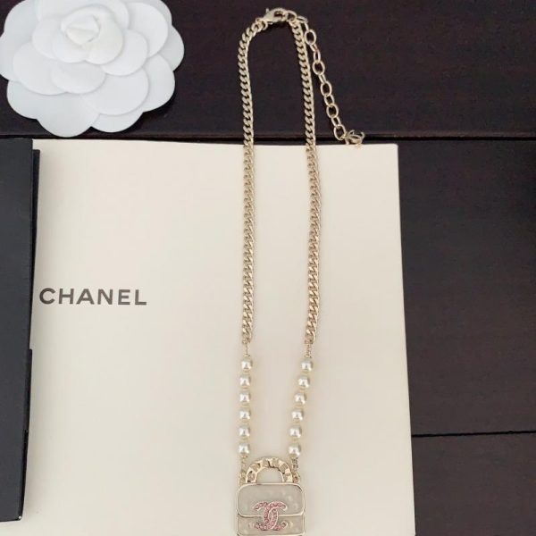 Collana di perle della borsa Chanel