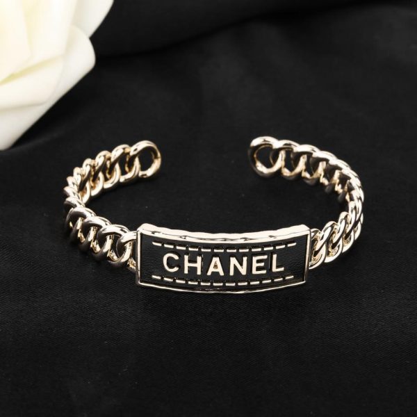 replica,repliche,fake,1:1,earrings,bracelet,ring,jewelry Bracciale in cristalli Chanel