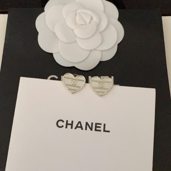 Orecchini d'amore di Chanel