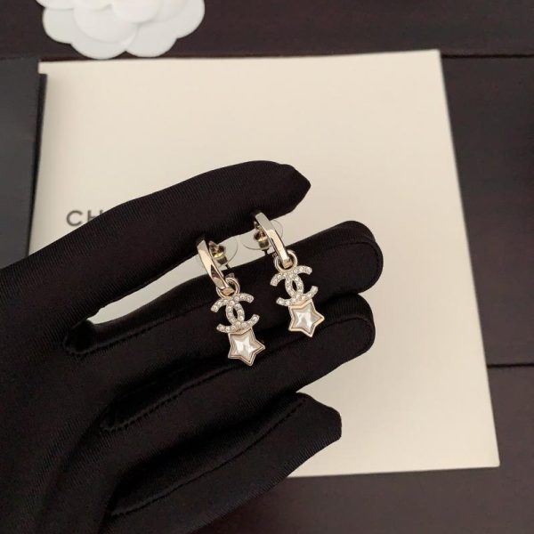 Ganci per orecchie Chanel con stella a cinque punte cc