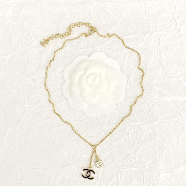 Collana Chanel bottiglia bianca cc