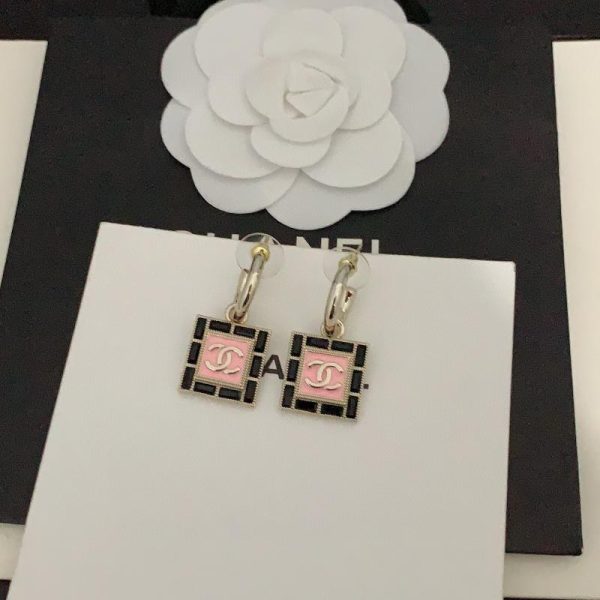 Ganci per orecchie Chanel con diamanti rosa neri