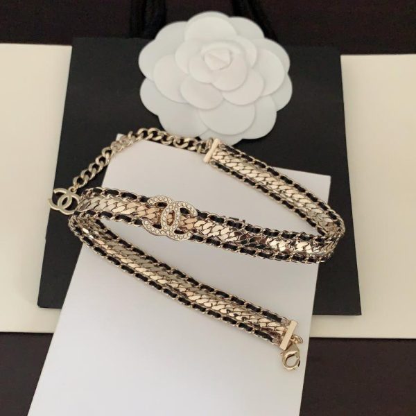 Collana Chanel in pelle nera pesante