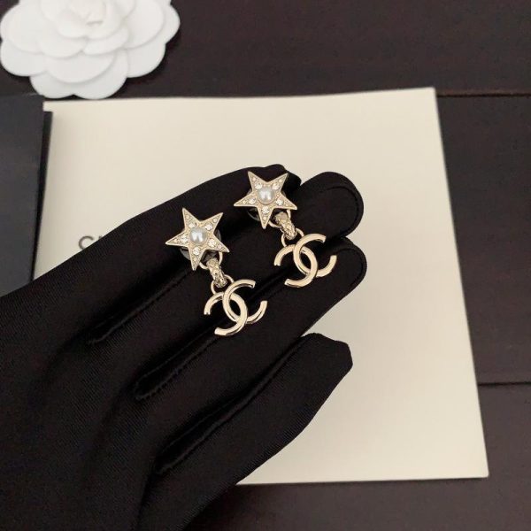 Orecchini pentagramma di perle Chanel