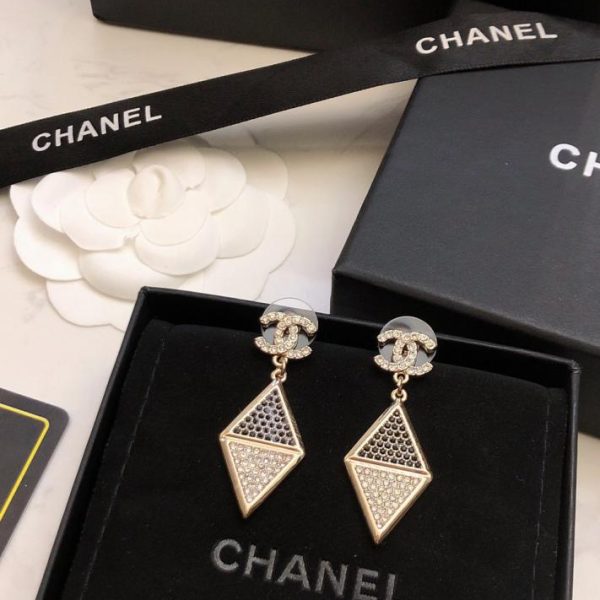 Orecchini triangolari Chanel