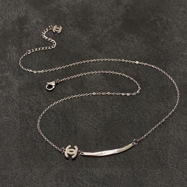 Collana doppia C di Chanel