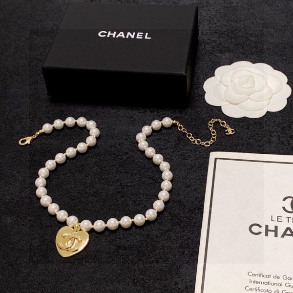 Collana Chanel Amore con perle doppia C