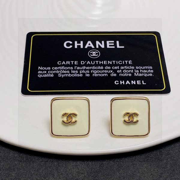 Orecchini a bottone quadrati con doppia C Chanel della metà del secolo