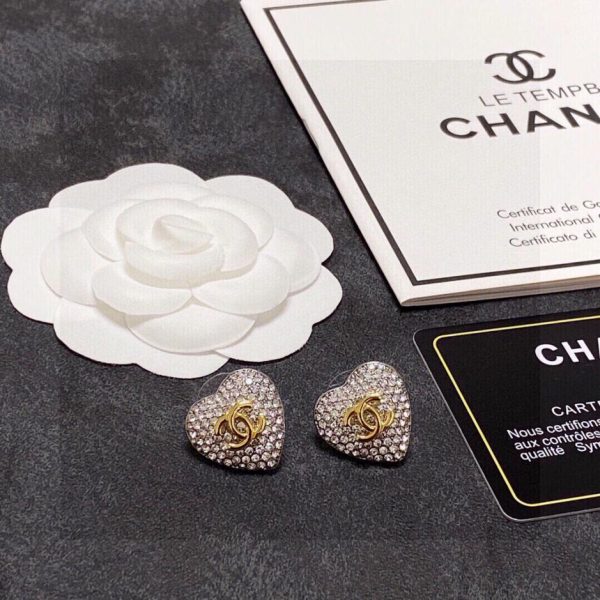 Orecchini Chanel Love con diamanti