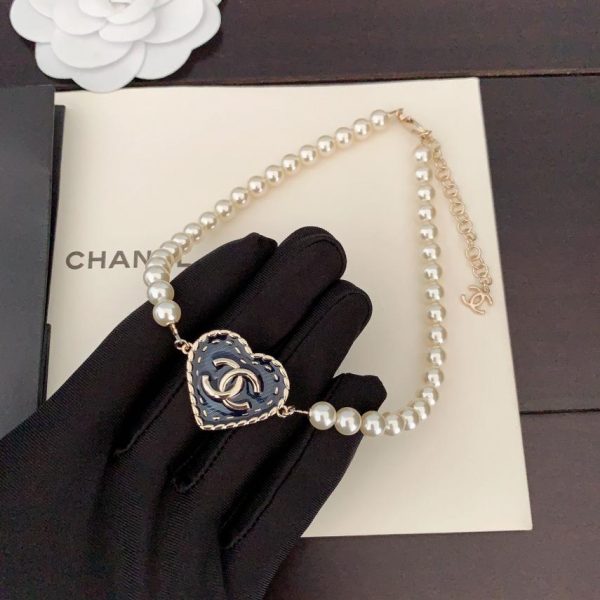 Collana di perle d'amore di Chanel