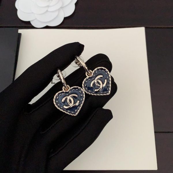 Ganci per le orecchie Chanel Love CC