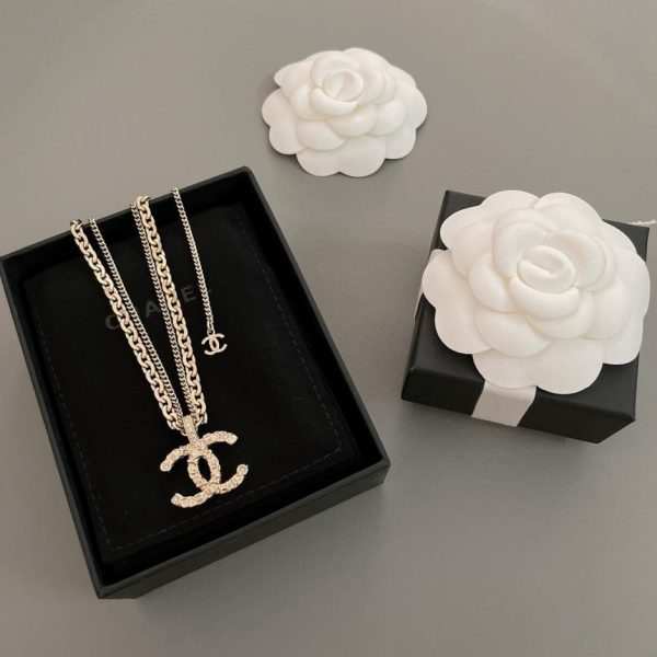 Collana a doppia catena in rilievo Chanel