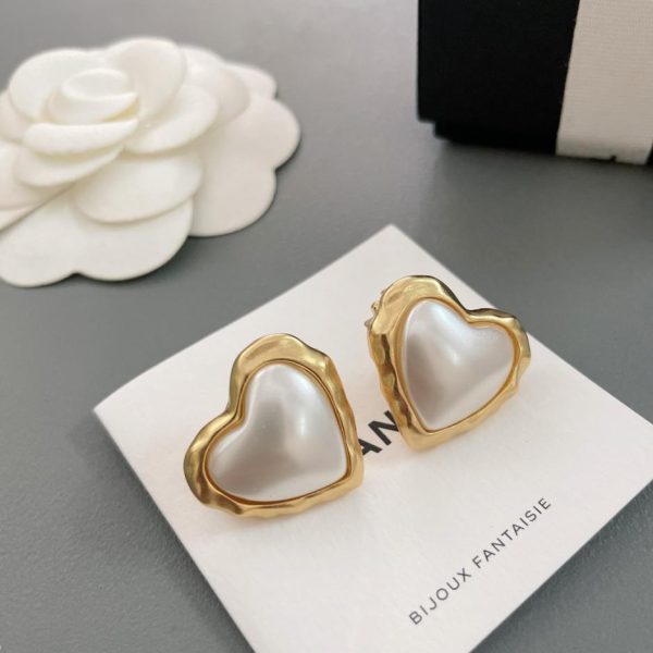 Orecchini Chanel con perle profumate dell'amore