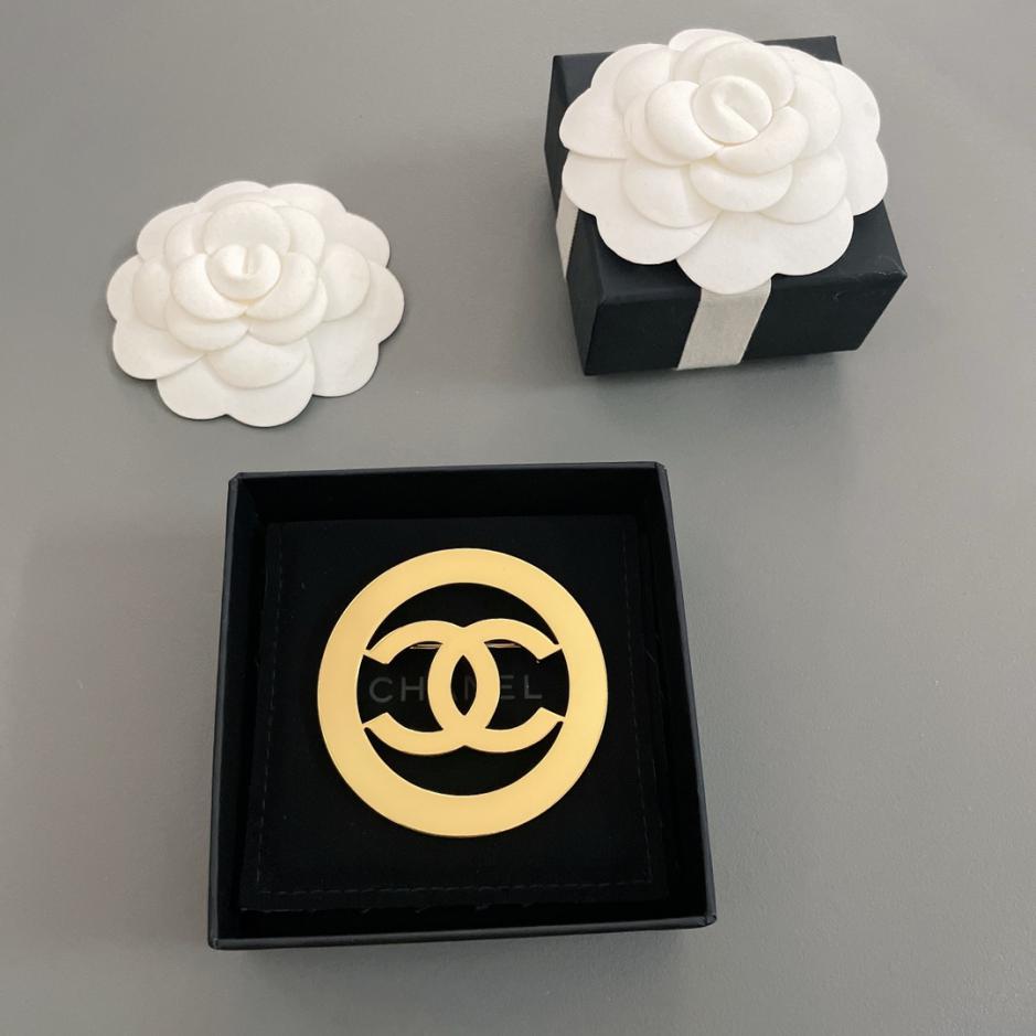 replica,repliche,fake,1:1,earrings,bracelet,ring,jewelry Spilla Chanel a cerchio grande in oro profumato replica,repliche,fake,1:1,earrings,bracelet,ring,jewelry Spilla Chanel a cerchio grande in oro profumato