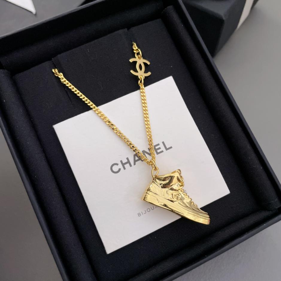 replica,repliche,fake,1:1,earrings,bracelet,ring,jewelry Collana sneakers profumata Chanel replica,repliche,fake,1:1,earrings,bracelet,ring,jewelry Collana sneakers profumata Chanel