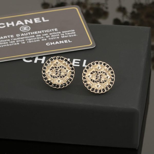 Orecchini doppia C Chanel autunno e inverno