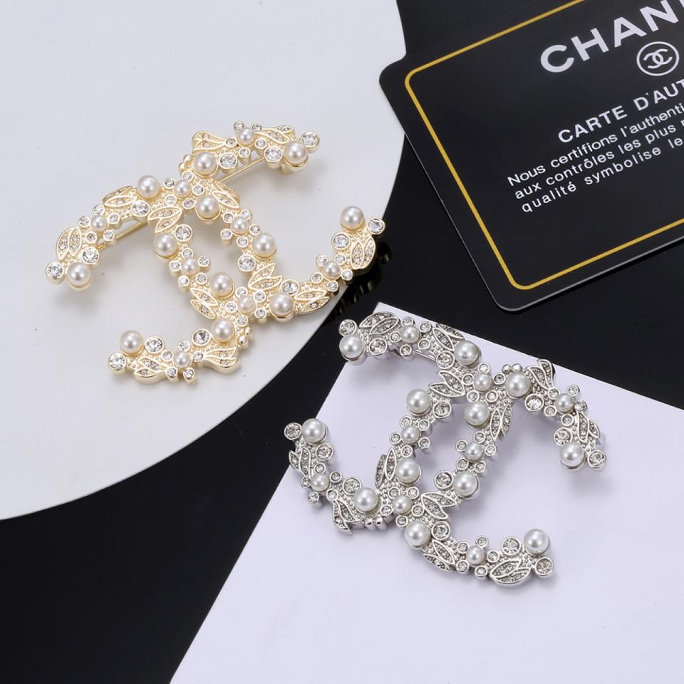 replica,repliche,fake,1:1,earrings,bracelet,ring,jewelry Spilla di tendenza di Chanel replica,repliche,fake,1:1,earrings,bracelet,ring,jewelry Spilla di tendenza di Chanel