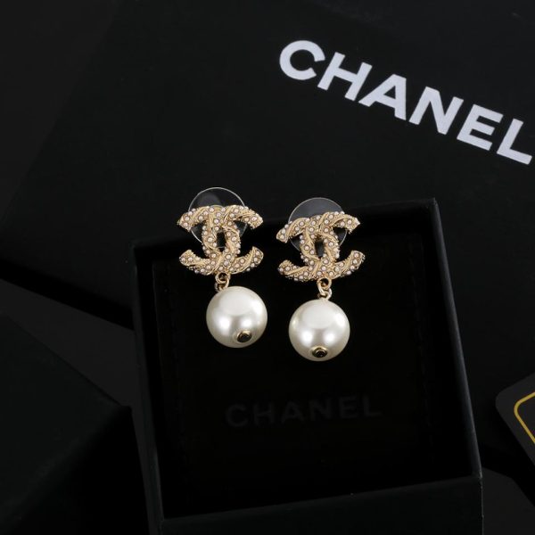 Orecchini di perle intrecciate Chanel