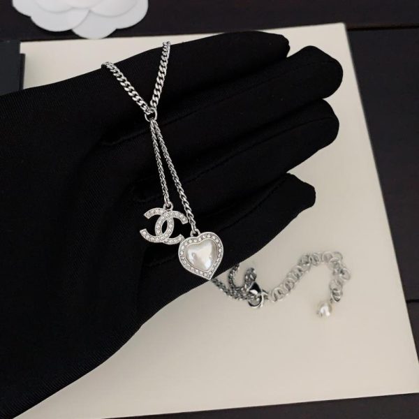 replica,repliche,fake,1:1,earrings,bracelet,ring,jewelry Collana Chanel a catena Love in oro bianco