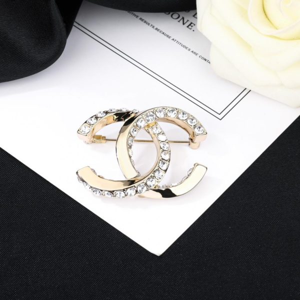 Spilla Chanel doppia C