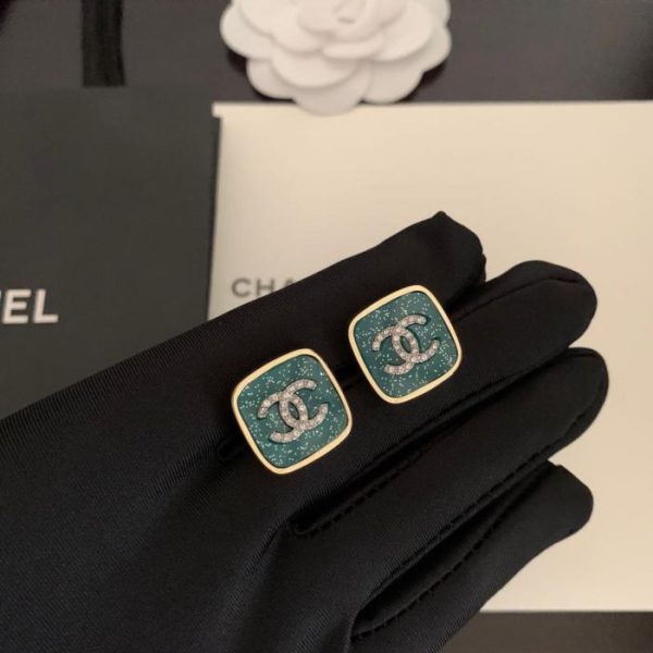 Orecchini a bottone verdi quadrati Chanel