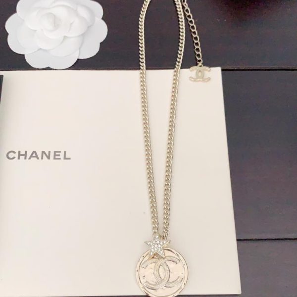 replica,repliche,fake,1:1,earrings,bracelet,ring,jewelry Collana rotonda Chanel con stella a cinque punte piena di diamanti