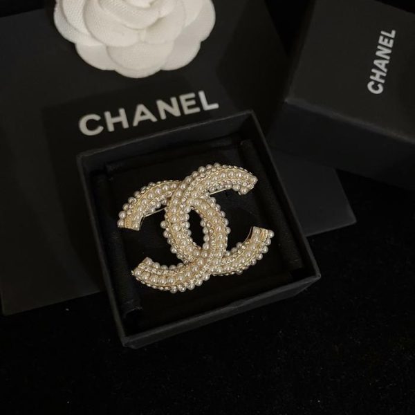 replica,repliche,fake,1:1,earrings,bracelet,ring,jewelry Spilla Chanel in oro spilla autunnale e invernale