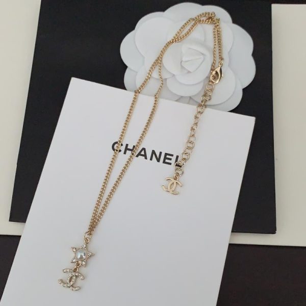 Collana Chanel cc con stella a cinque punte di perle bianche