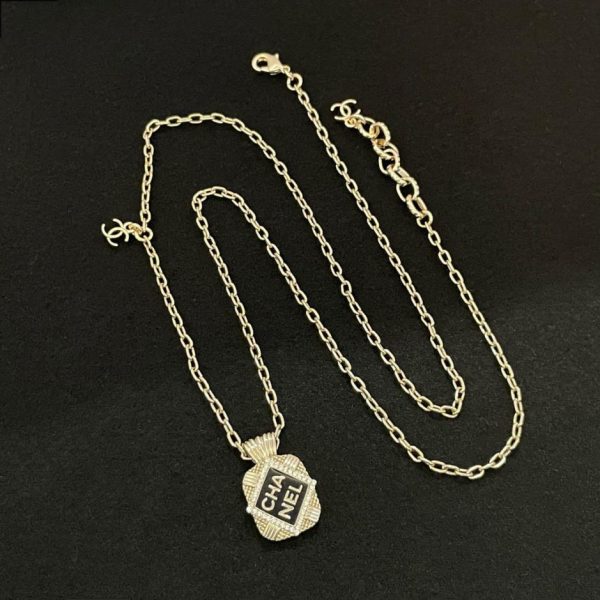 replica,repliche,fake,1:1,earrings,bracelet,ring,jewelry Collana con lettere profumate di Chanel