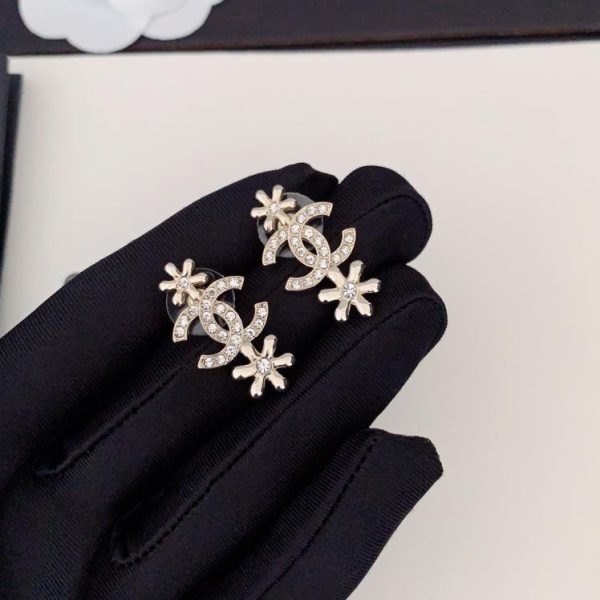 Orecchini Chanel cc con fiocco di neve