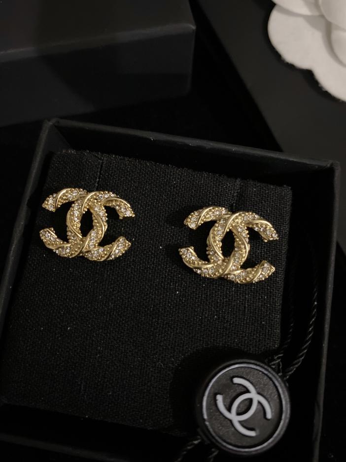 replica,repliche,fake,1:1,earrings,bracelet,ring,jewelry Orecchini Chanel in oro con diamanti replica,repliche,fake,1:1,earrings,bracelet,ring,jewelry Orecchini Chanel in oro con diamanti