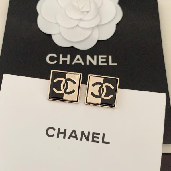 Orecchini Chanel cc quadrati in resina bicolore
