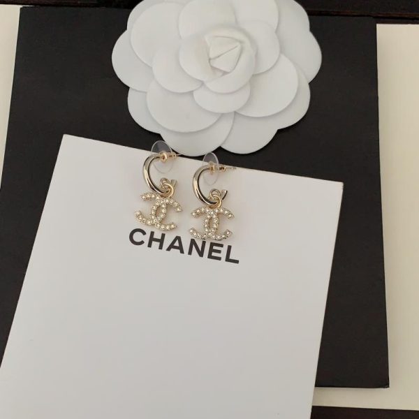 Ganci per orecchie Chanel con diamanti cc
