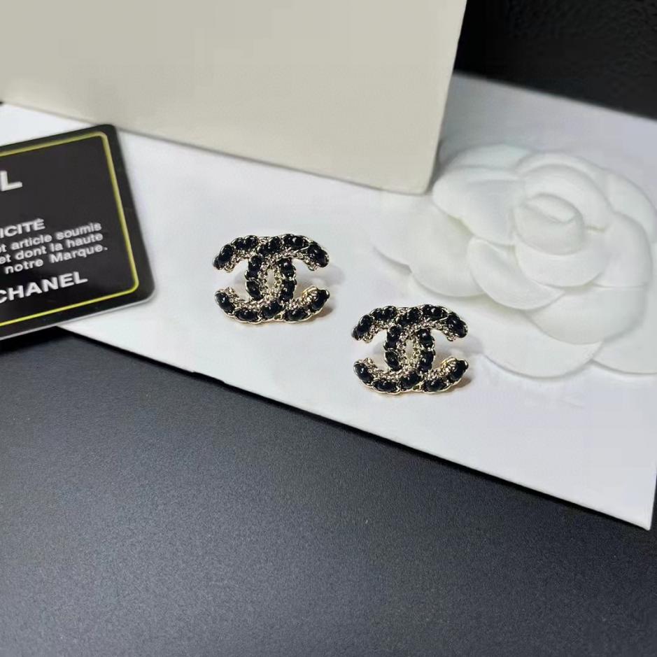 replica,repliche,fake,1:1,earrings,bracelet,ring,jewelry Orecchini con lettera in corda di pelle di diamanti Chanel Swarovski replica,repliche,fake,1:1,earrings,bracelet,ring,jewelry Orecchini con lettera in corda di pelle di diamanti Chanel Swarovski