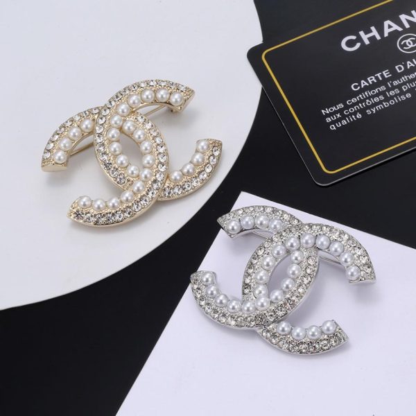 replica,repliche,fake,1:1,earrings,bracelet,ring,jewelry Spilla di tendenza di Chanel