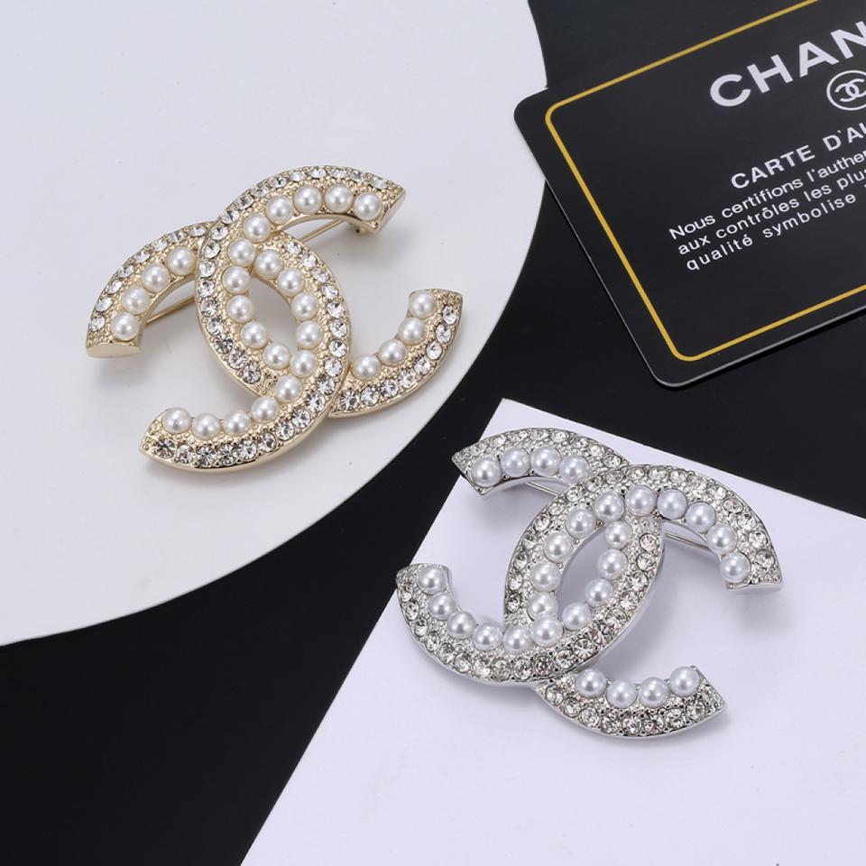 replica,repliche,fake,1:1,earrings,bracelet,ring,jewelry Spilla di tendenza di Chanel replica,repliche,fake,1:1,earrings,bracelet,ring,jewelry Spilla di tendenza di Chanel