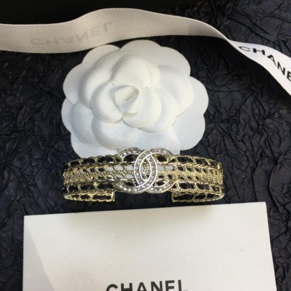 Bracciale Chanel in pelle nera