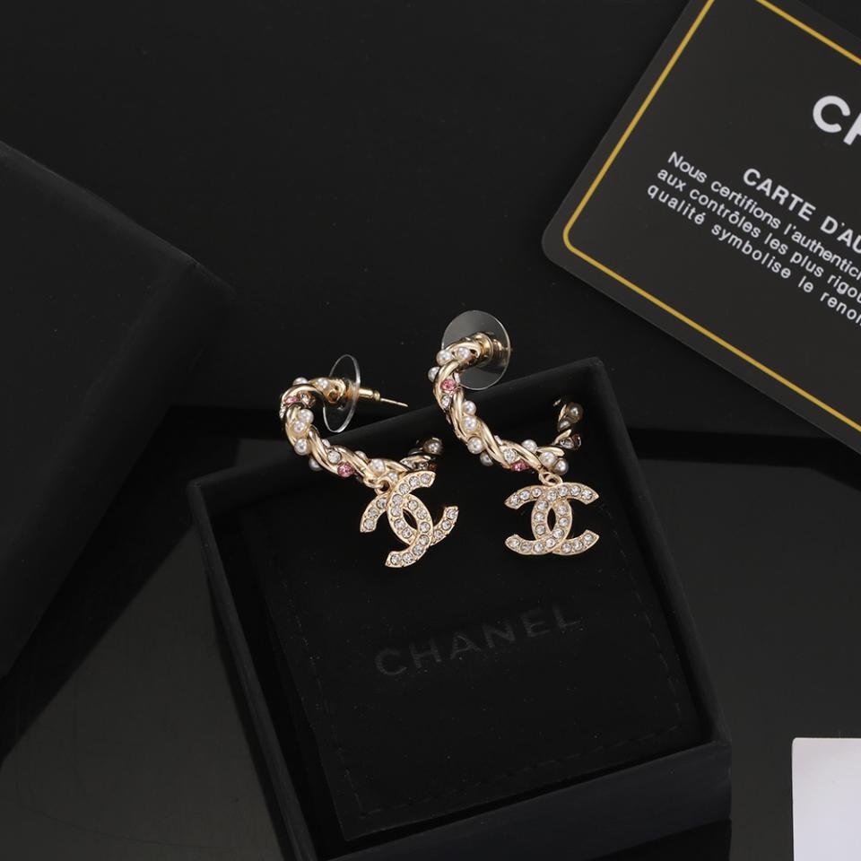 replica,repliche,fake,1:1,earrings,bracelet,ring,jewelry Orecchini Chanel in oro chiaro con diamanti replica,repliche,fake,1:1,earrings,bracelet,ring,jewelry Orecchini Chanel in oro chiaro con diamanti