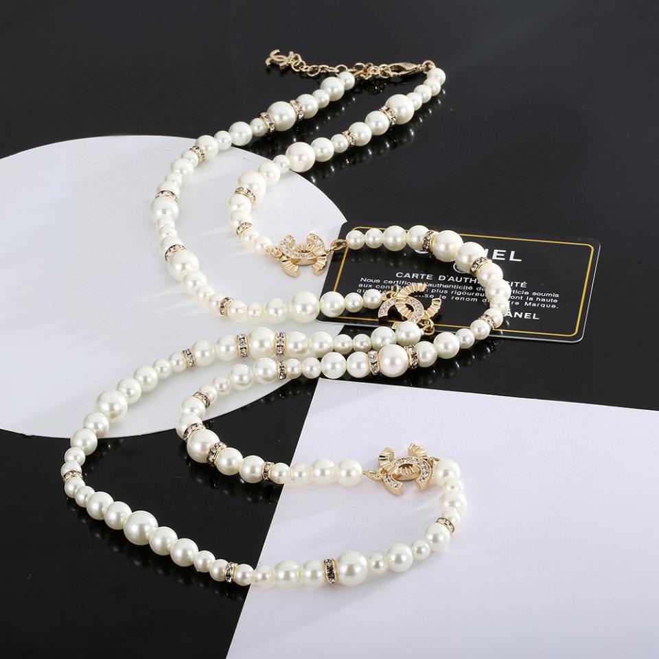 replica,repliche,fake,1:1,earrings,bracelet,ring,jewelry Collana di perle doppia C di Chanel replica,repliche,fake,1:1,earrings,bracelet,ring,jewelry Collana di perle doppia C di Chanel
