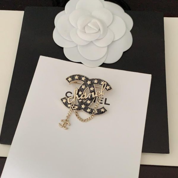 Spilla Chanel catena cc nera