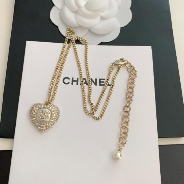 Collana Chanel Love con diamanti bianchi