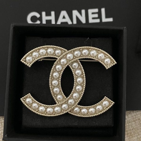 replica,repliche,fake,1:1,earrings,bracelet,ring,jewelry Spilla di perle Chanel