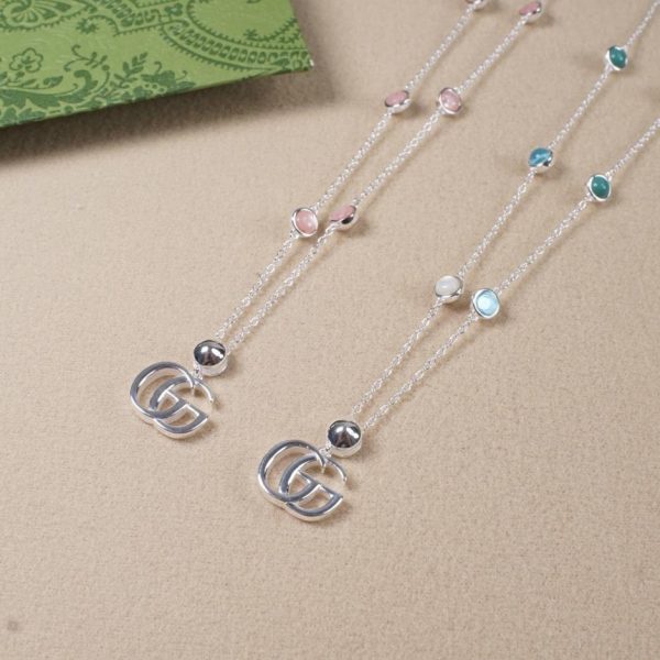 Collana Gucci intrecciata doppia G color pietra